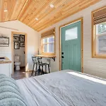 Stay Portland Collection - Tiny Farmhouse - Walk To Local Shops & Restaurants