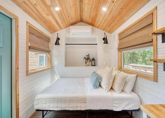 Stay Portland Collection - Tiny Farmhouse - Walk To Local Shops & Restaurants