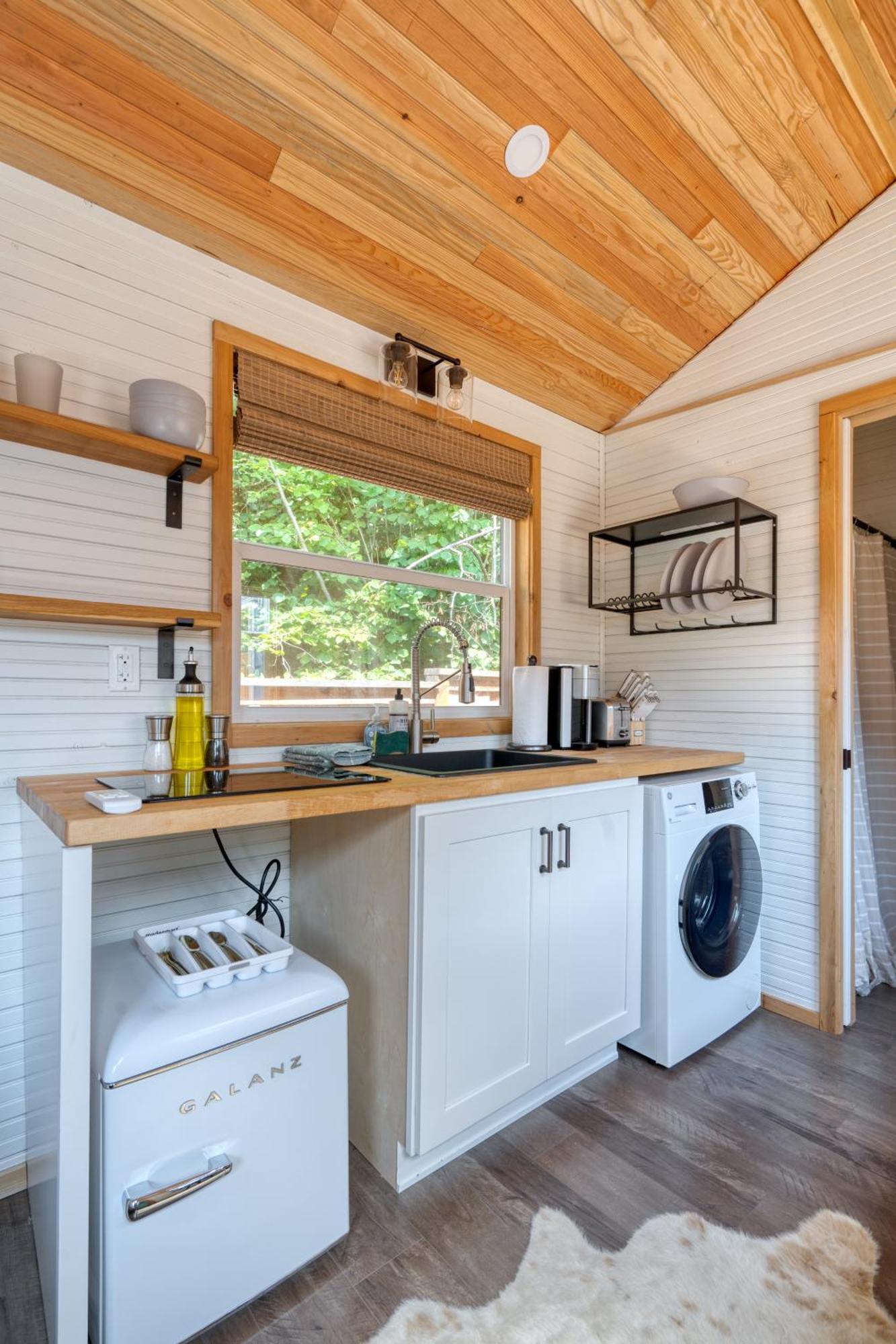Collection - Tiny Farmhouse - Walk To Local Shops & Restaurants