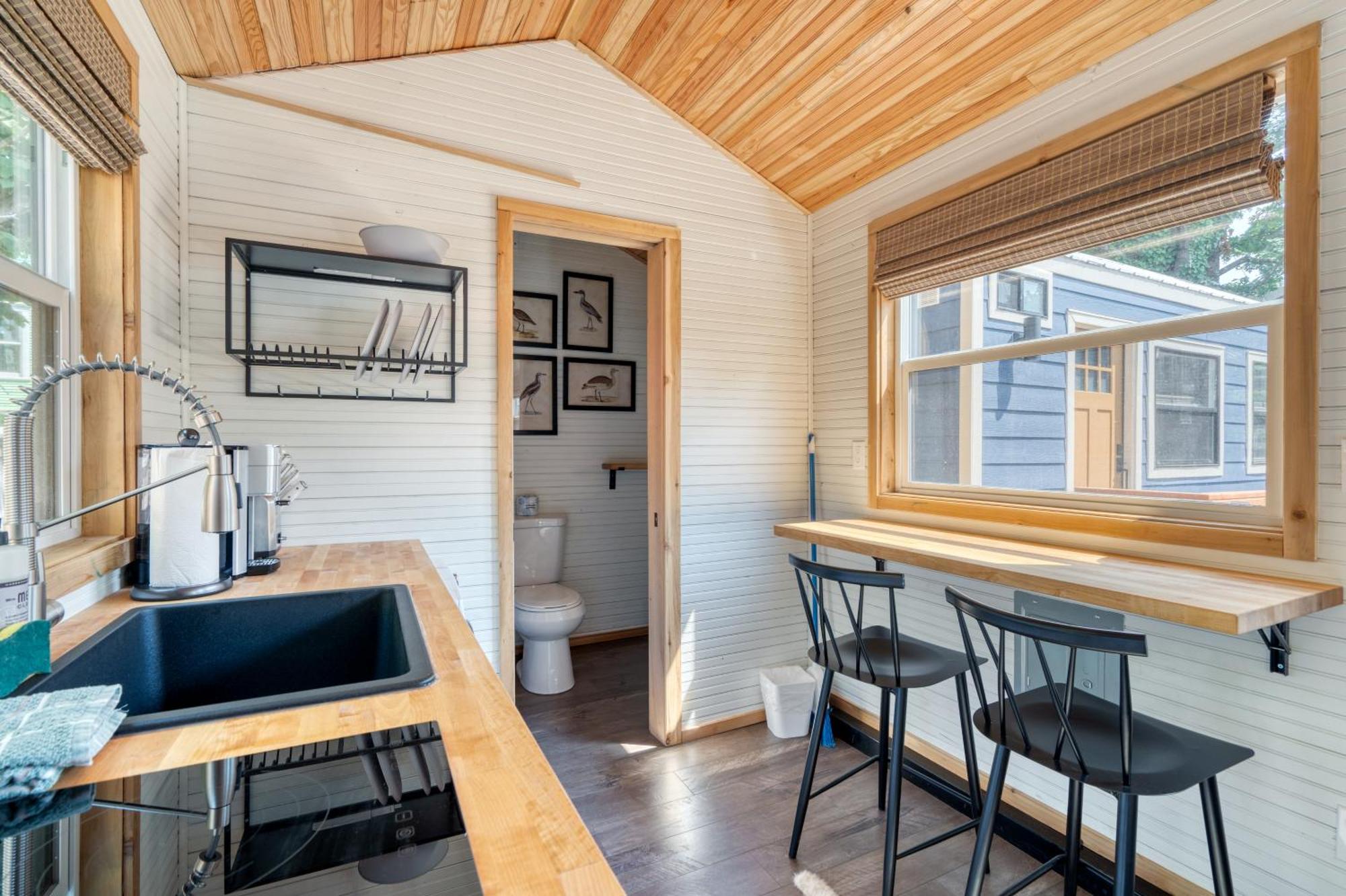Collection - Tiny Farmhouse - Walk To Local Shops & Restaurants Holiday home Portland