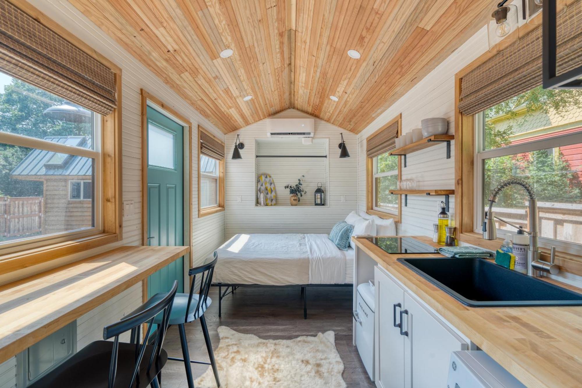 Holiday home Collection - Tiny Farmhouse - Walk To Local Shops & Restaurants Portland