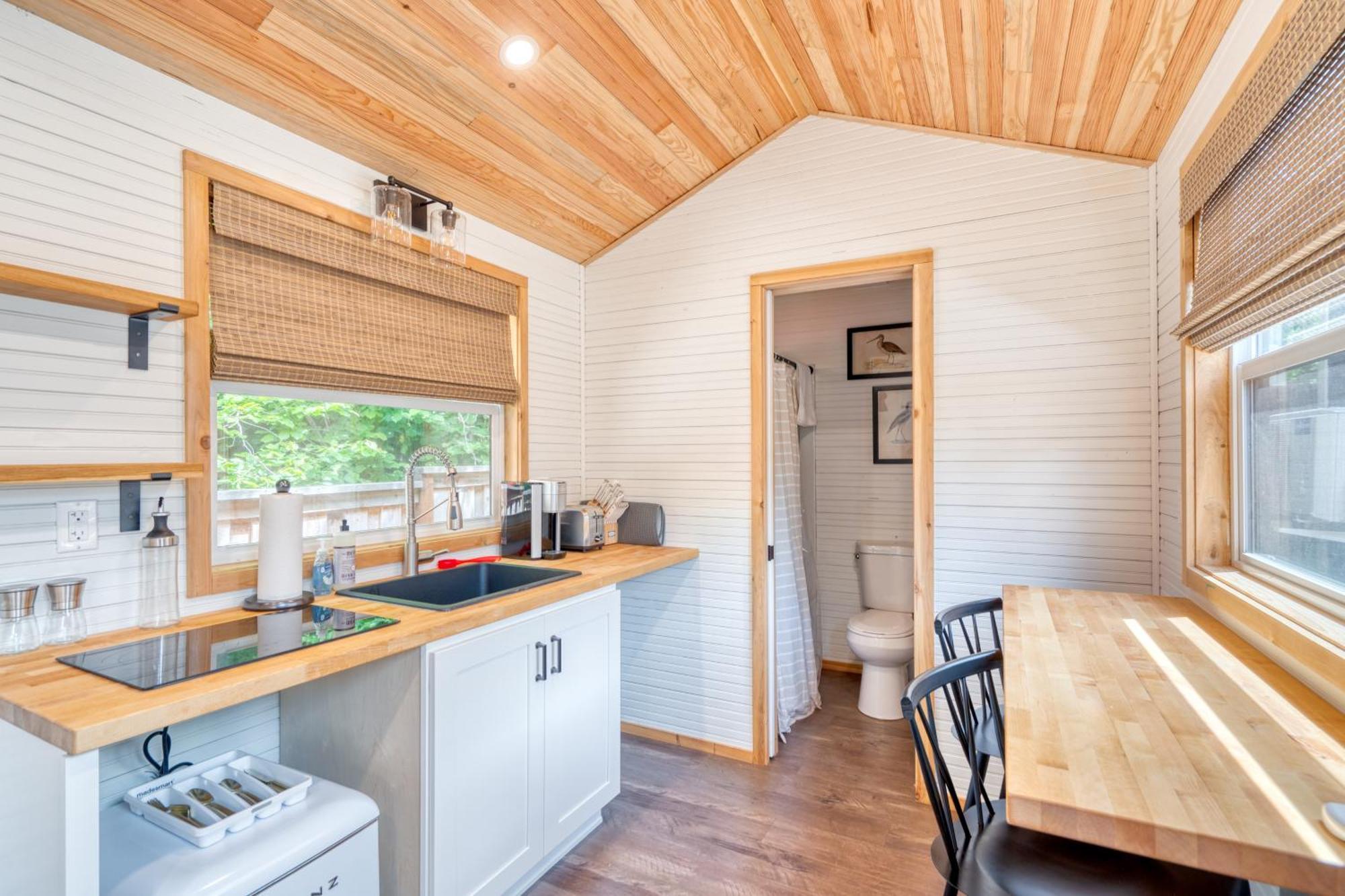Collection - Tiny Farmhouse - Walk To Local Shops & Restaurants